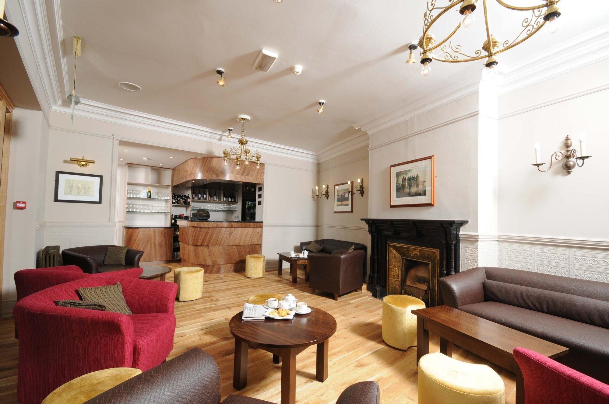The Rutland Arms Hotel Newmarket  Kültér fotó